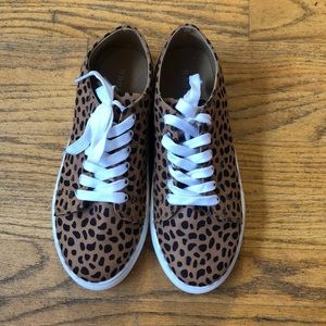 Animal print sneakers 6.5